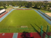 Bieżnia tartanowa, boisko główne trawiaste, boiska do siatkówki plażowej