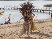 Występ grupy tanecznej na Plaży Miejskiej
