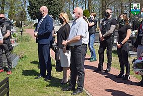 Obrazek - RAJD MOTOCYKLOWY WETERANÓW NA CMENTARZU W TRUSKOLASACH